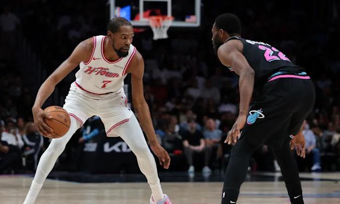 世界杯手机观看-狂胜28分，又24分大胜！NBA最神奇队伍诞生，老詹要冲击第5冠